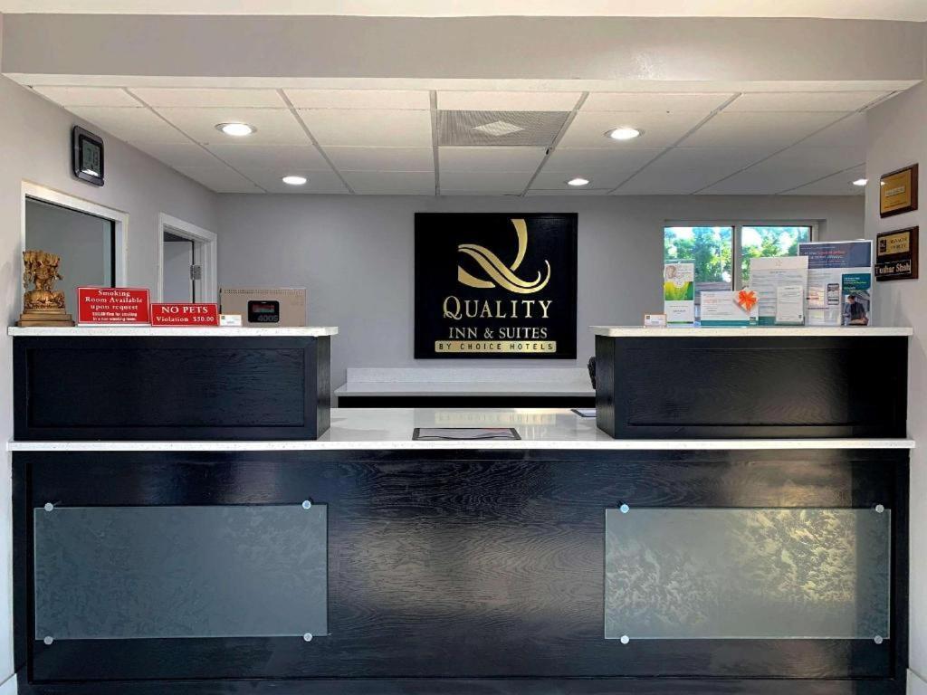 Quality Inn & Suites Near Panama City Beach Exterior foto