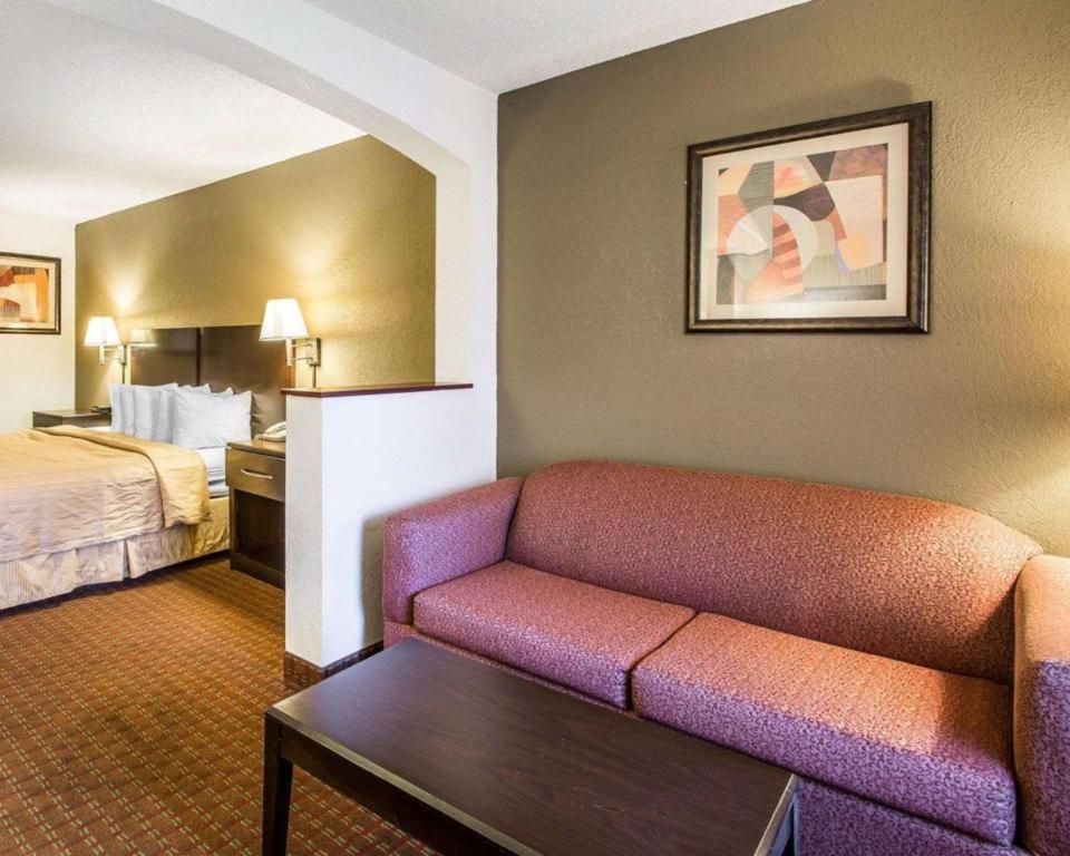Quality Inn & Suites Near Panama City Beach Exterior foto