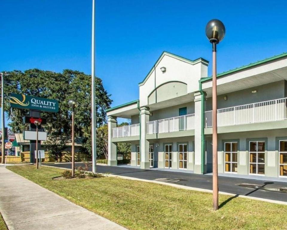 Quality Inn & Suites Near Panama City Beach Exterior foto